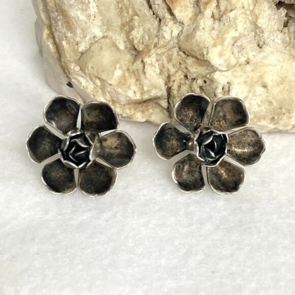 VTG Sterling Silver 925 0.89" 3D Oxidized Layered Flower Screw Back Earrings 8g - Picture 3 of 16
